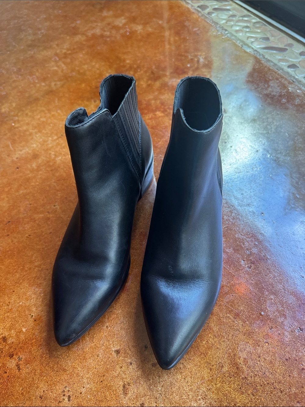Halogen Black Pointed Toe Chelsea Ankle Boots.